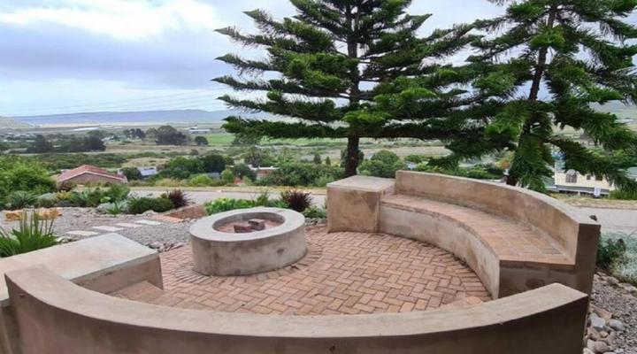 Voorbaai Holiday Home