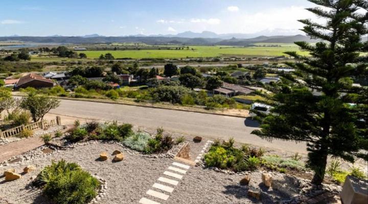 Voorbaai Holiday Home