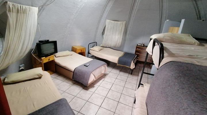 Igloo Inn Overnight and Caravan Park