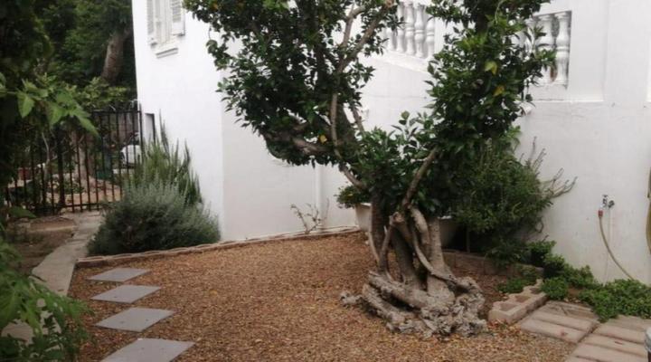 The Lenox Guesthouse