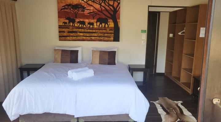 Royal Jozini Ekuthuleni Lodge