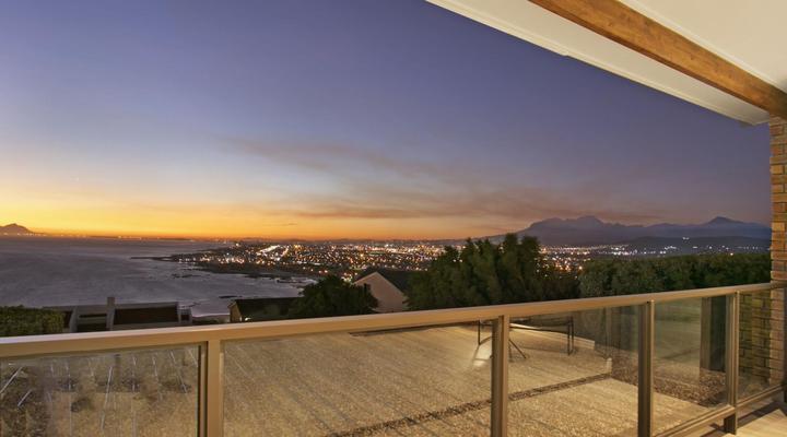 Zaria Sun Family by HostAgents