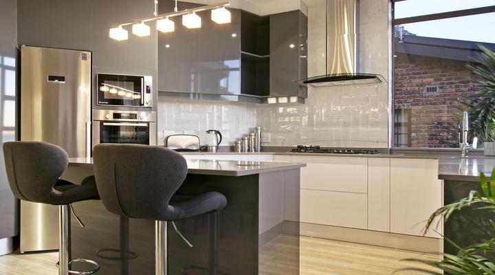 Zaria Sun Family by HostAgents