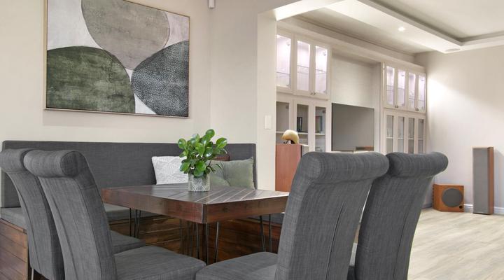 Zaria Sun Family by HostAgents