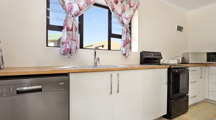 The Beach Cottage Betty's Bay 