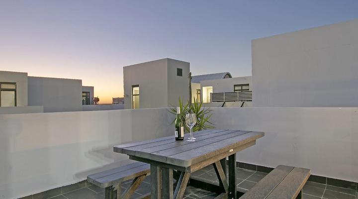 Eden on the Bay 231 by HostAgents