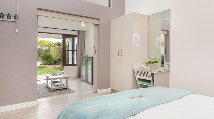 Sixteen Guesthouse on Main