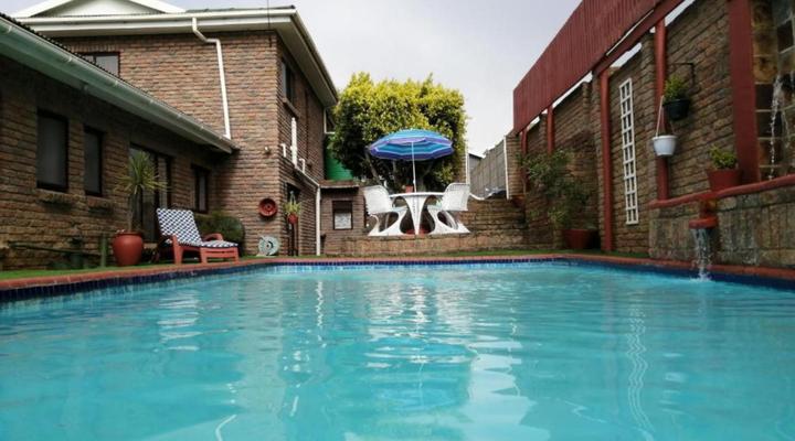 Amzee-bokmakierie Guest House