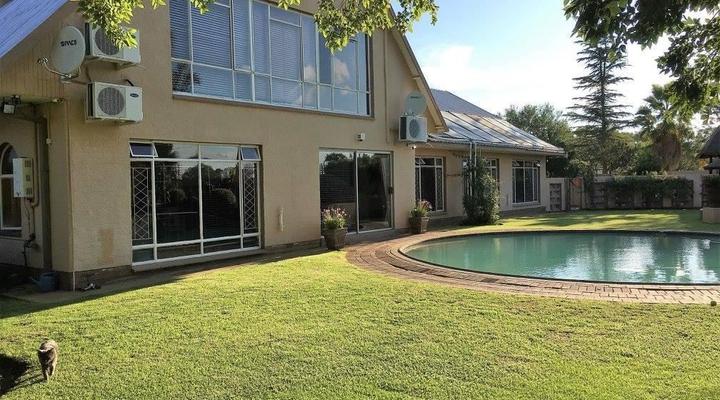 Leeudoringstad Guesthouse