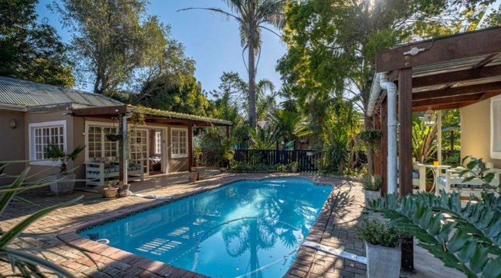 Paradise in the City - Cottage One