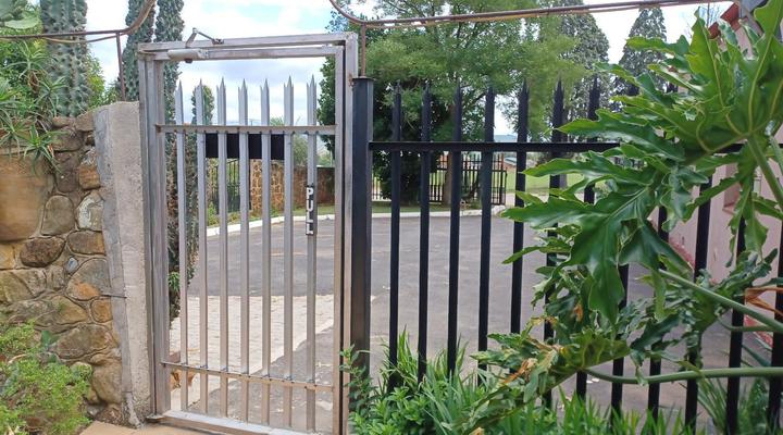 Khaya Langa Guest House & Contractors Accommodation