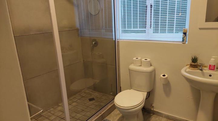 Black Rock Lagoon 3 bedroom garden flat