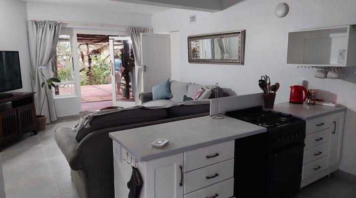 Black Rock Lagoon 3 bedroom garden flat