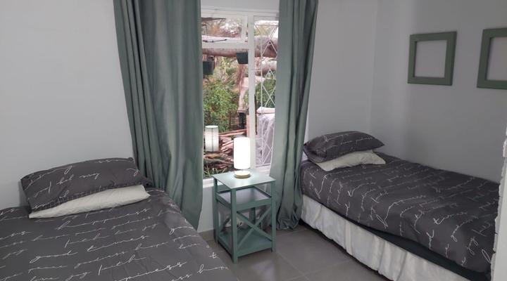 Black Rock Lagoon 3 bedroom garden flat