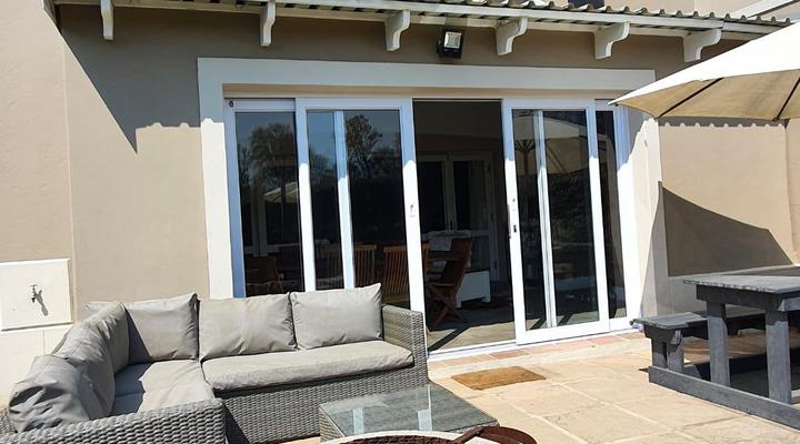 Two Rawdons Country Estate