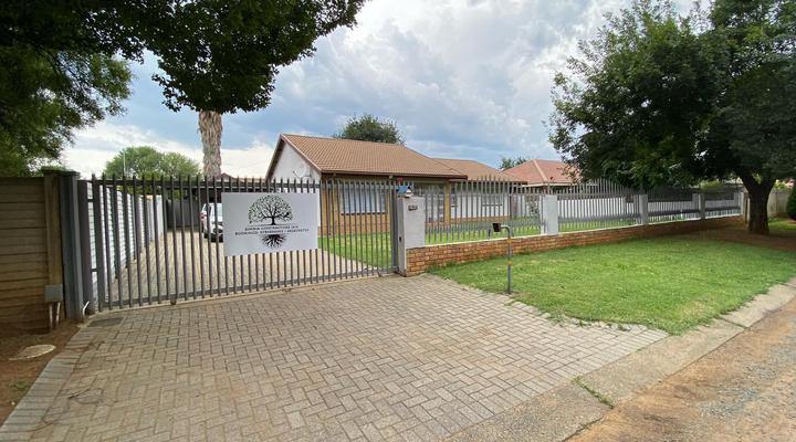 Simbia Contractors Inn