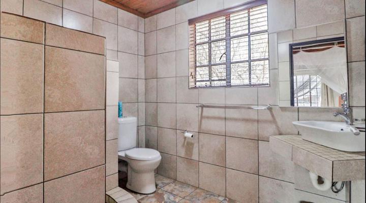 Adventure Bush House II