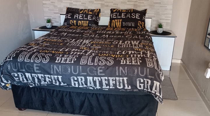 Bluff-Marine Drive Luxury Self Catering Cottage A