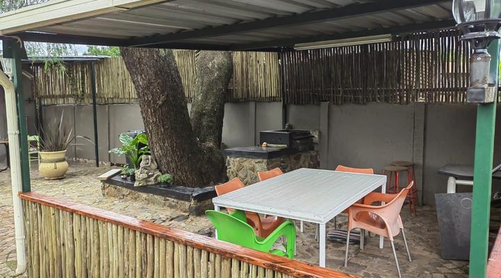 Sibahlenomhlambi Guest House