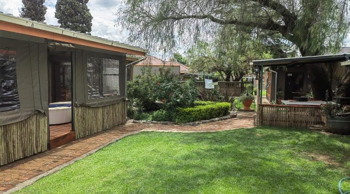 Sibahlenomhlambi Guest House