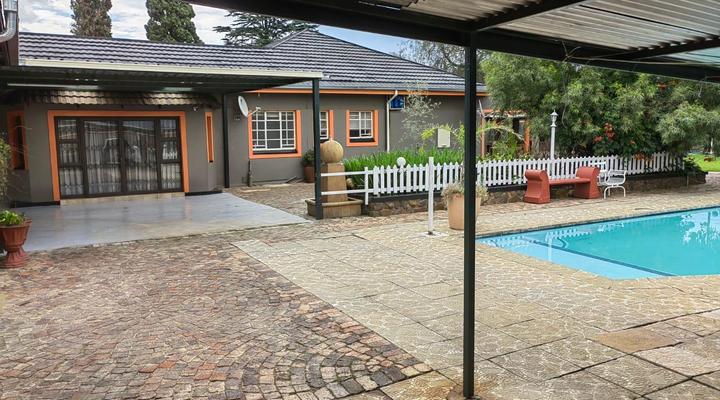 Sibahlenomhlambi Guest House