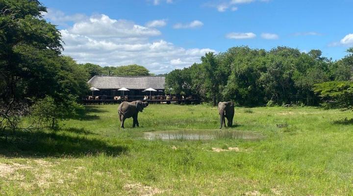 Makhasa Private Game Lodge