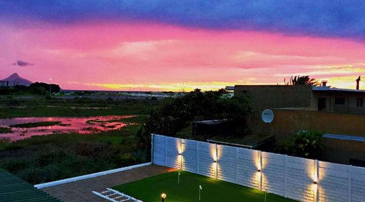 Peach on Beach Boutique Guesthouse