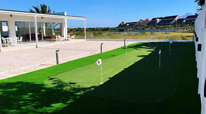 Peach on Beach Boutique Guesthouse