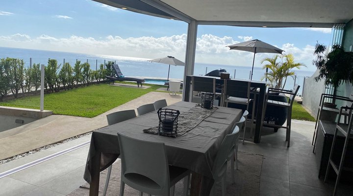 C’est La Vie Beach House