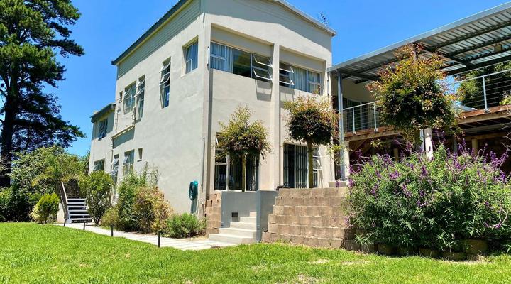 96 Meent Guest House