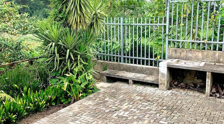 96 Meent Guest House