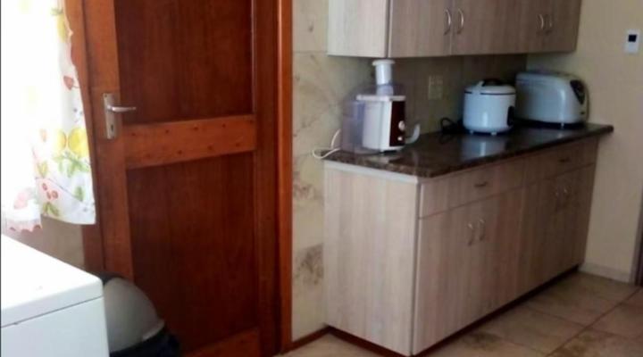 Spoelklippie Guesthouse (Whole house & Whole Flat)