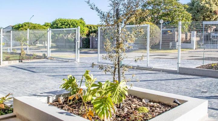 Hilltop Bayview Luxury Apartments