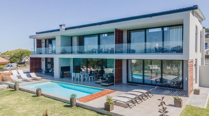 Hilltop Bayview Luxury Apartments