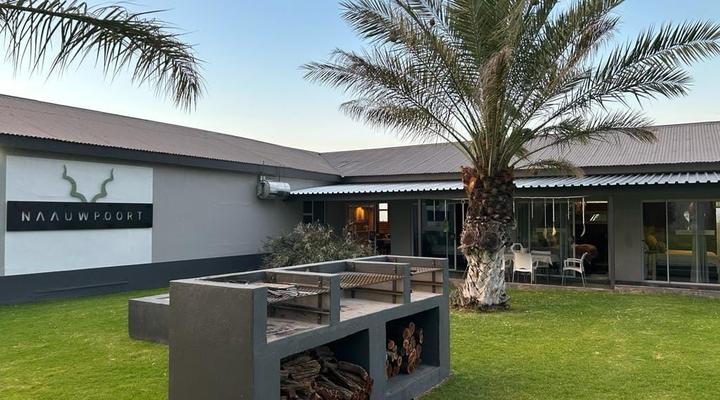 Naauwpoort Guest Farm