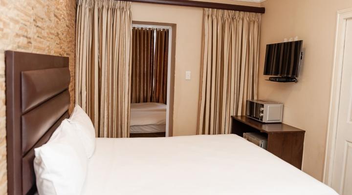 Bayside 14 Monty Naicker Street