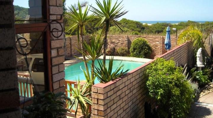 Bluewater Beachfront Guest House