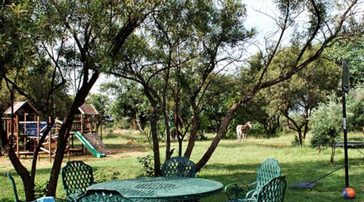 Malibu Country Lodge