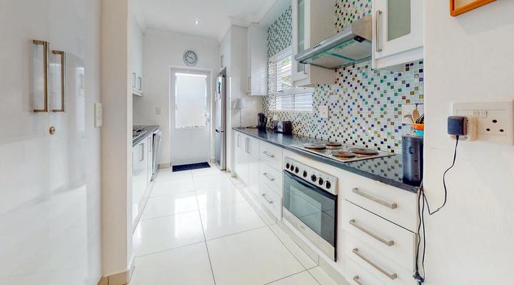 Rose Cottage in Caribbean Estate