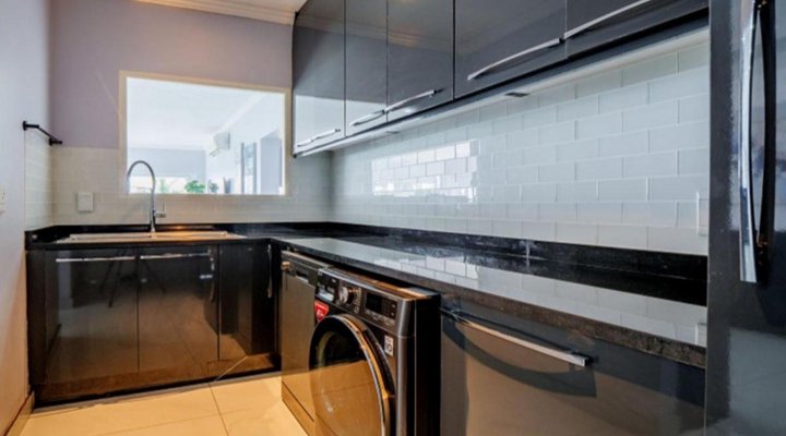 Gemmell Place by HostAgents