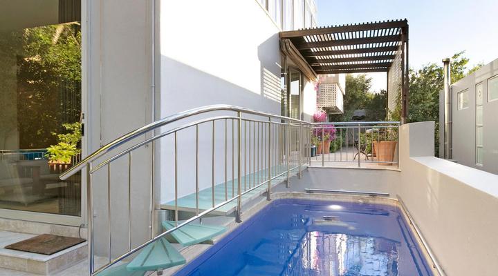 The Grange 11 by HostAgents