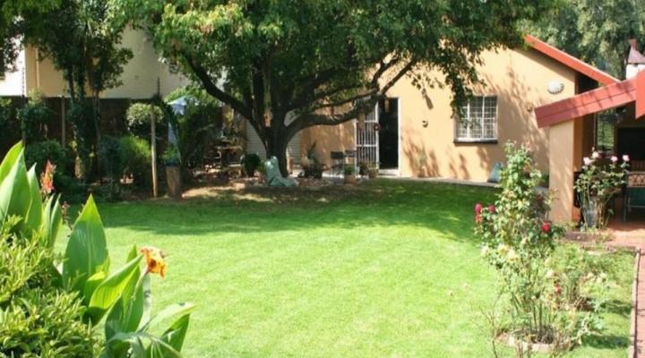 The Maple Village Guest Lodge B & B