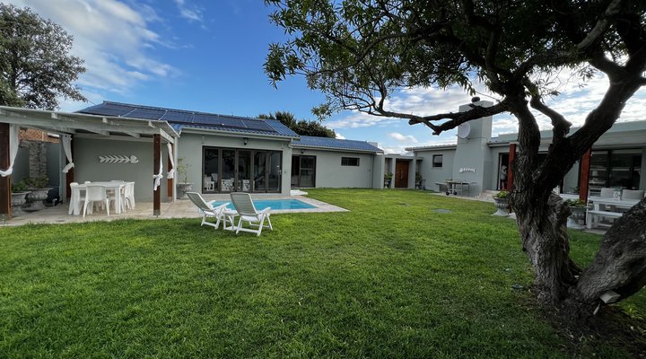 Struisbaai Beach House 