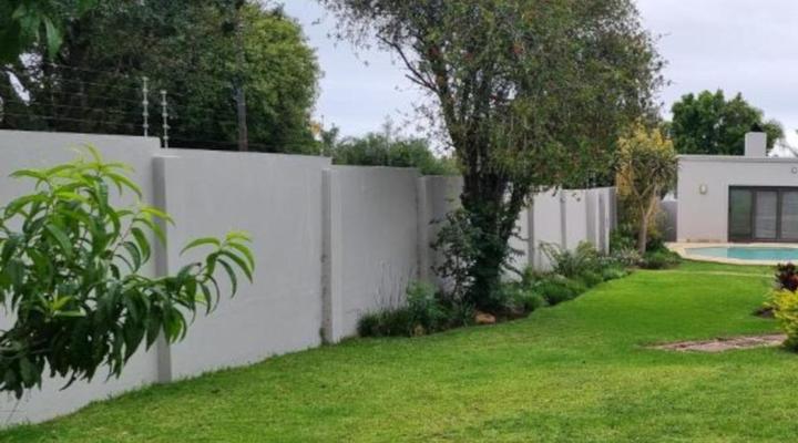 6 on Western Guest House