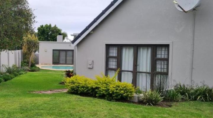 6 on Western Guest House