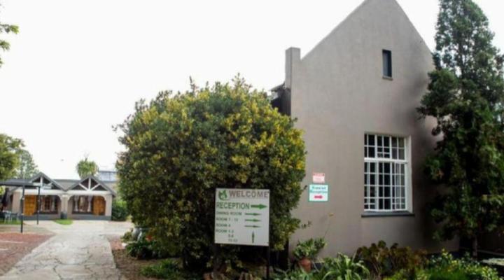 Bo Kamer Guesthouse / Livingwaters Self Catering