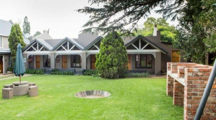 Bo Kamer Guesthouse / Livingwaters Self Catering