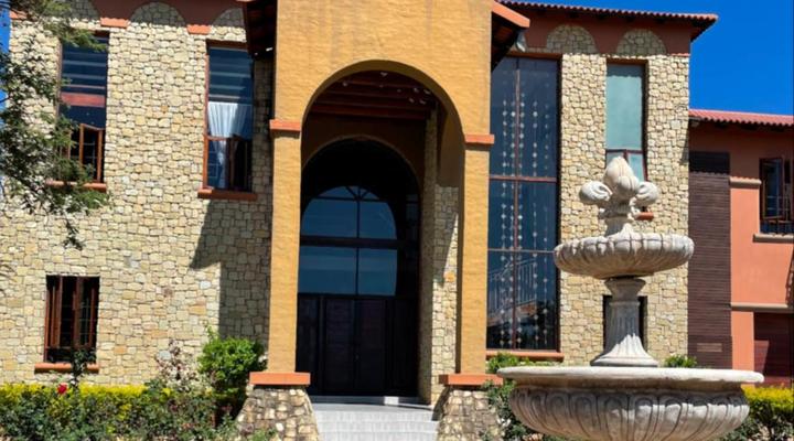 Gucci Manor Boutique Guesthouse