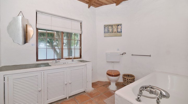 The Pink Palace - Sea View