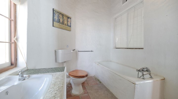 The Pink Palace - Sea View